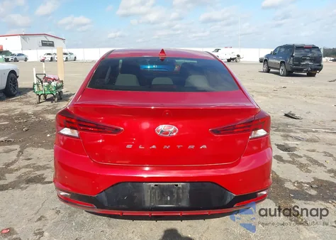 2019 Hyundai Elantra Sel z USA, uszkodzony, nr VIN KMHD84LF6KU747448